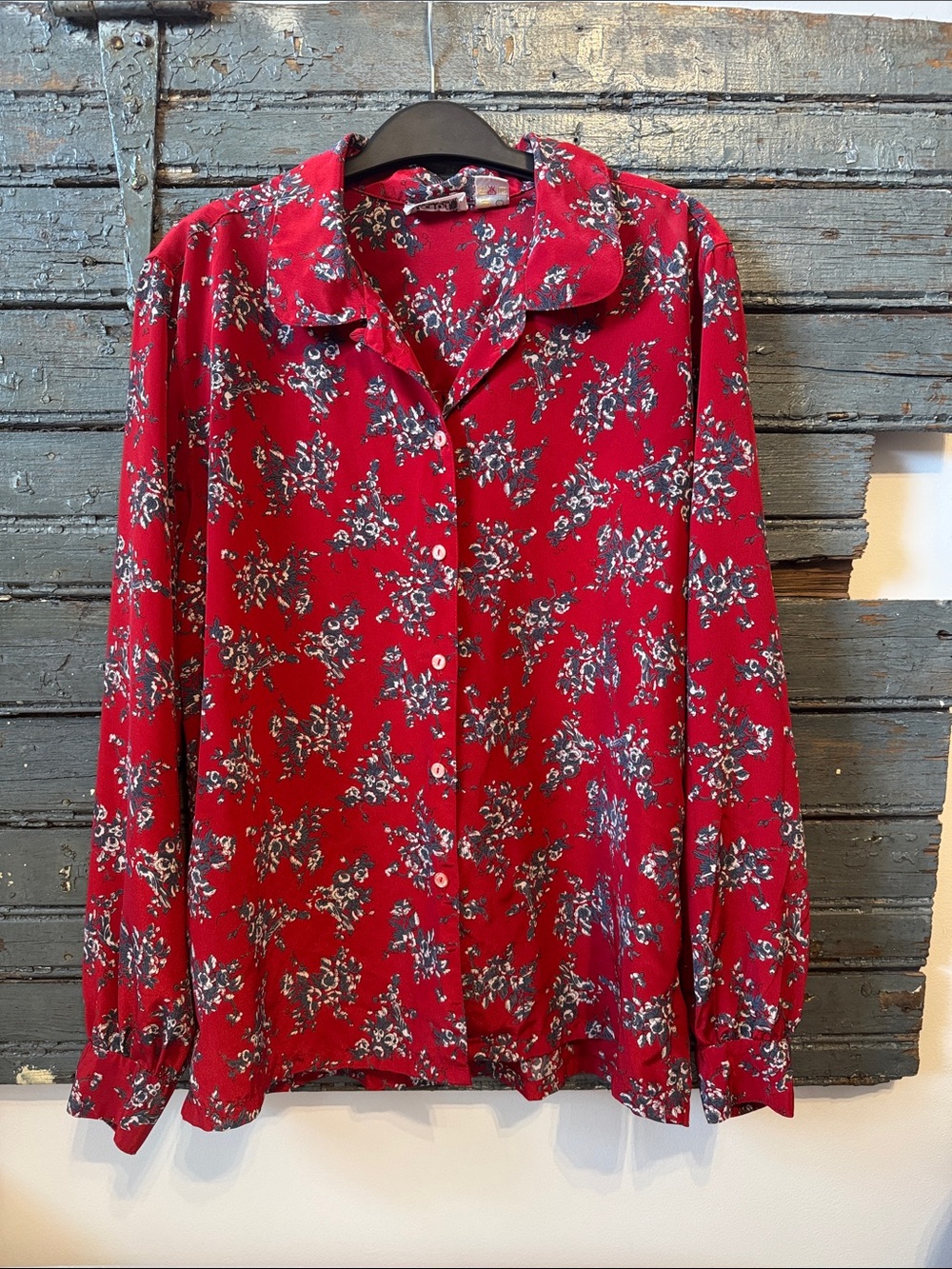 Red Floral Button-Front Women's Shirt with Soft Collar